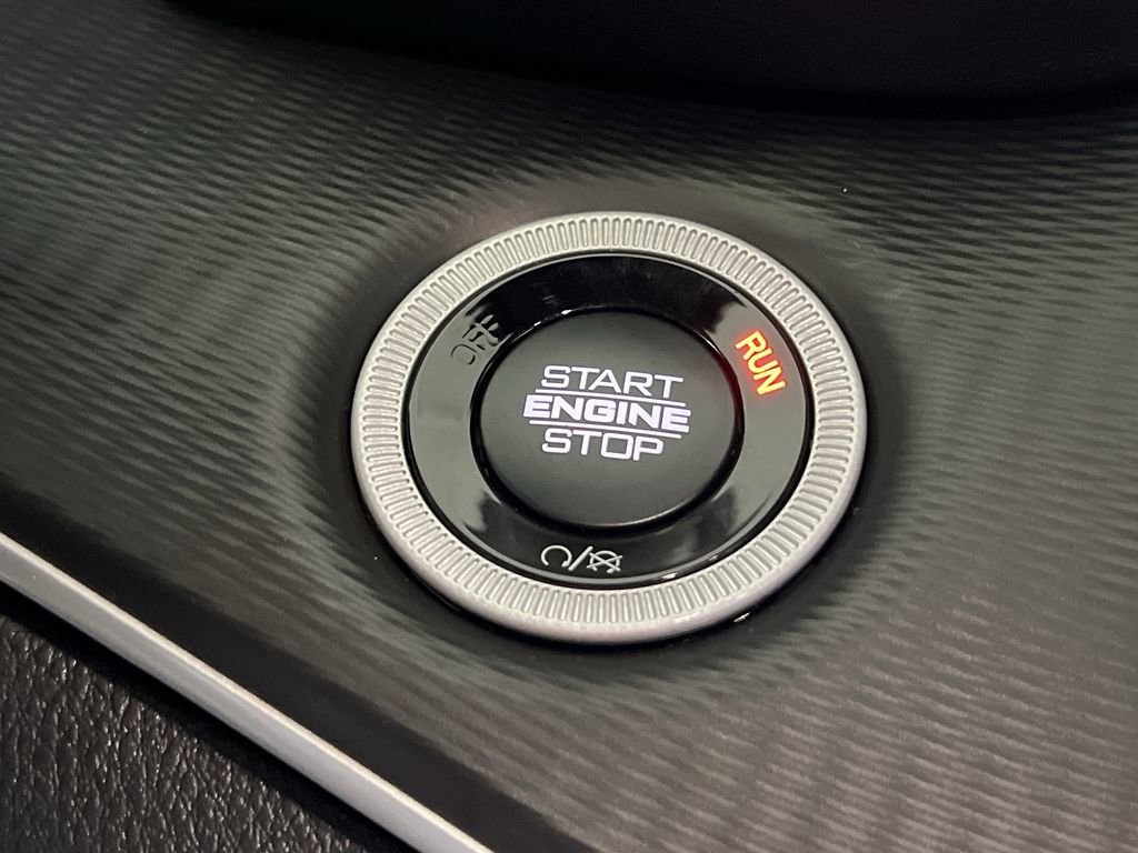 New 2025 Jeep Grand Cherokee Laredo image 21