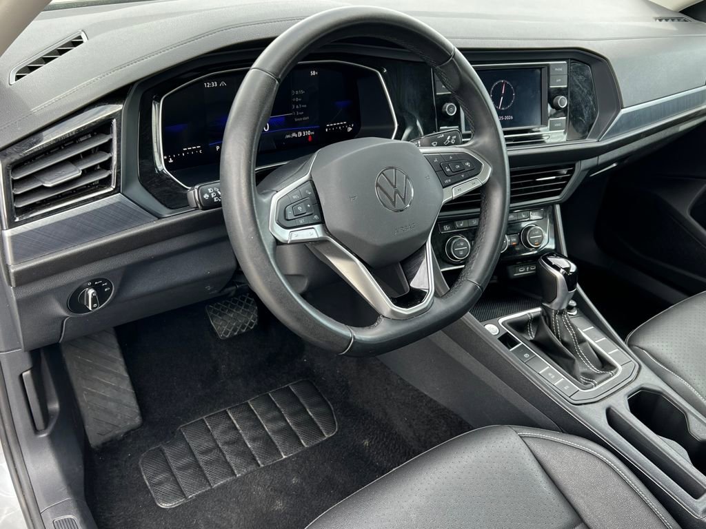 Used 2024 Volkswagen Jetta SE image 15