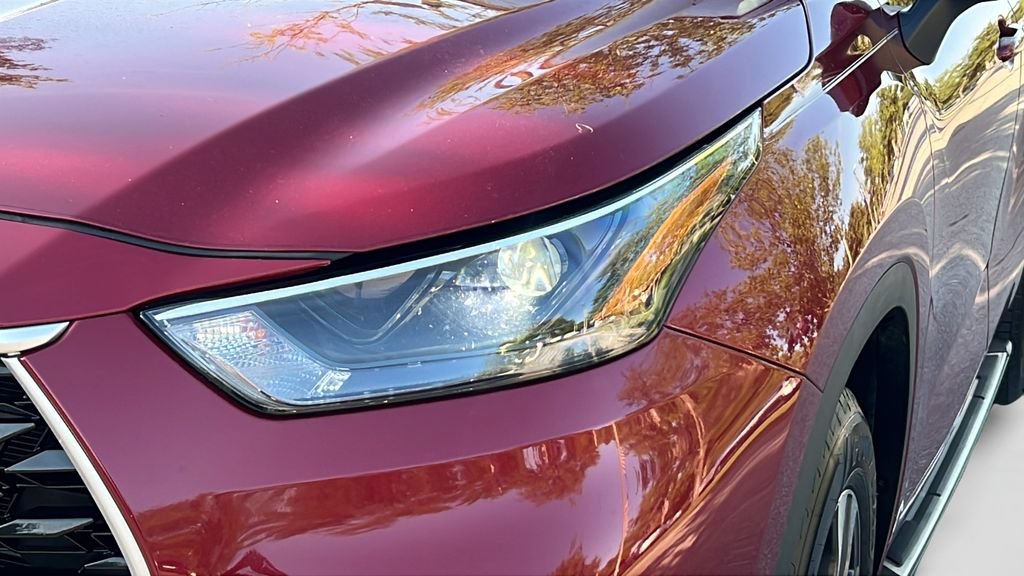Used 2022 Toyota Highlander XLE FWD image 27
