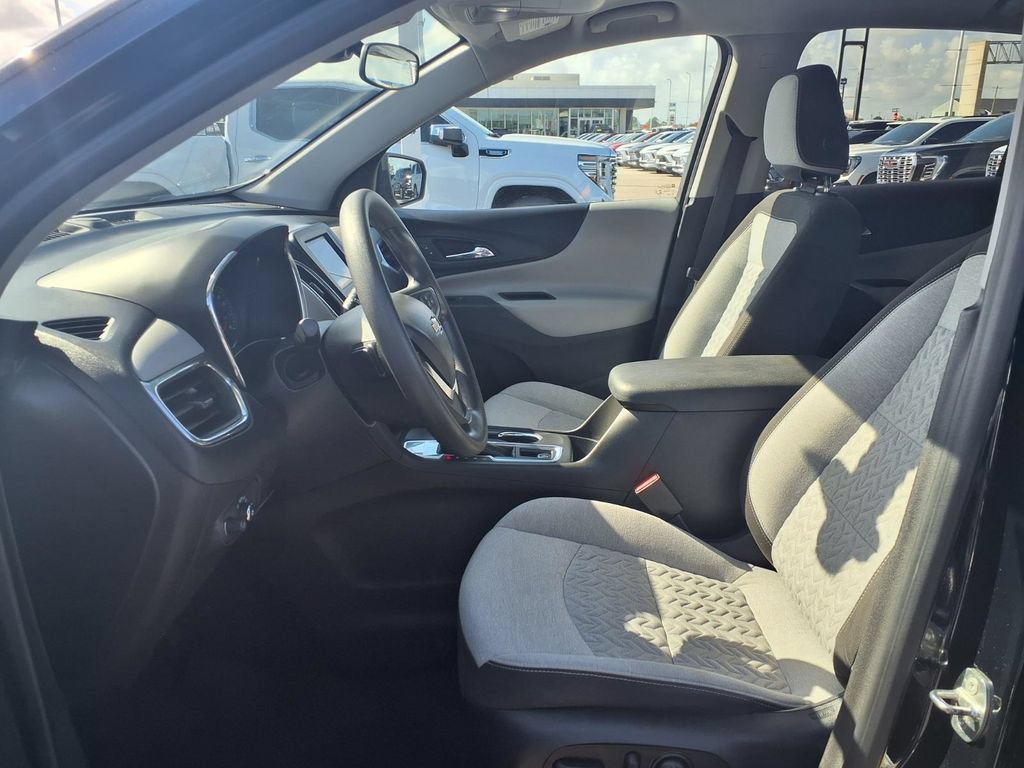 Used 2023 Chevrolet Equinox LS w/ LS Convenience Package FWD image 16