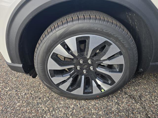 New 2026 Ford Explorer Platinum image 34