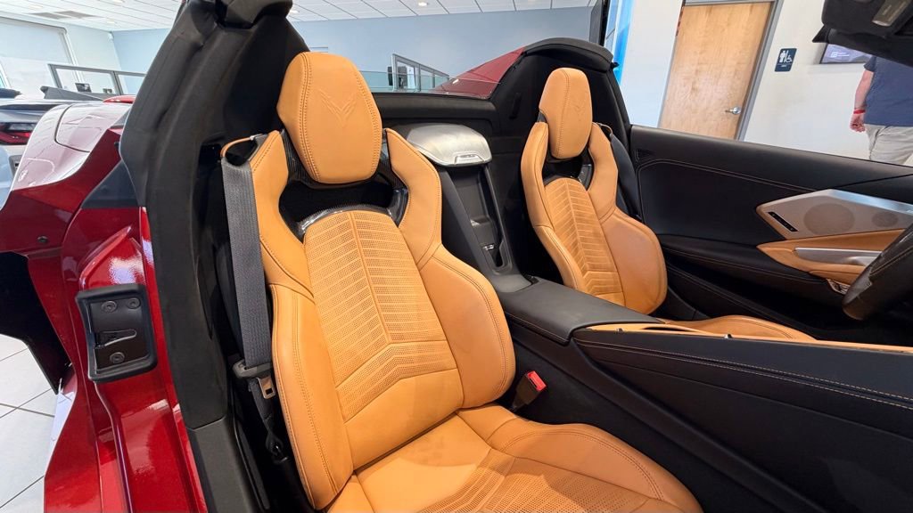 Used 2021 Chevrolet Corvette Stingray Premium Conv w/ Z51 Performance Package image 18