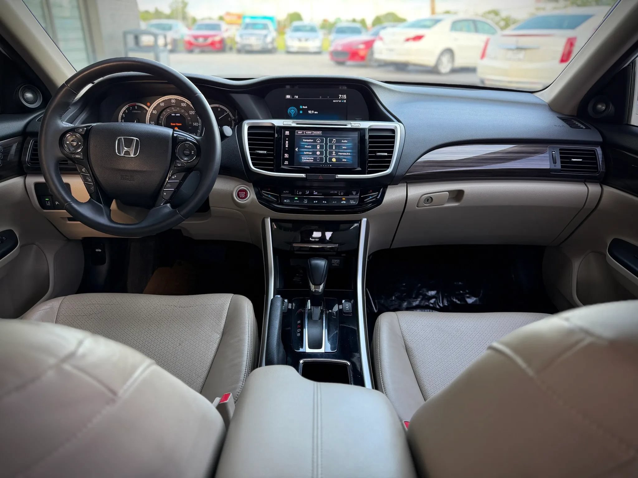 Used 2016 Honda Accord Touring image 11