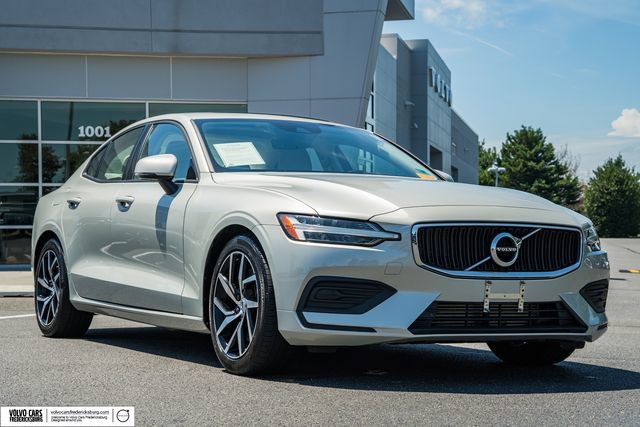 Used 2020 Volvo S60 T6 Momentum AWD/4WD image 1