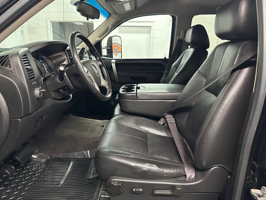 Used 2013 Chevrolet Silverado 2500 LT w/ Convenience Package AWD/4WD image 18