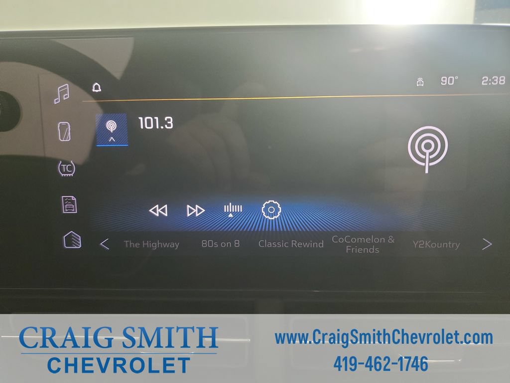 Used 2024 Chevrolet Trax RS w/ Sunroof Package FWD image 22