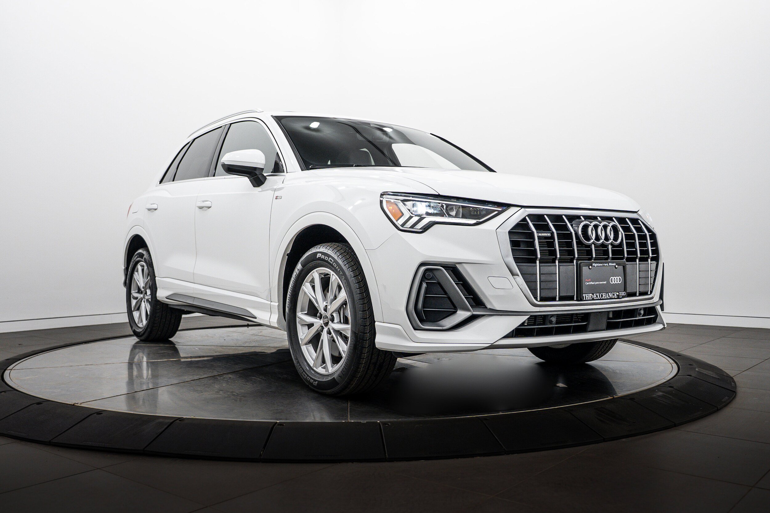 Used 2023 Audi Q3 2.0T Premium w/ Convenience Package AWD/4WD image 1