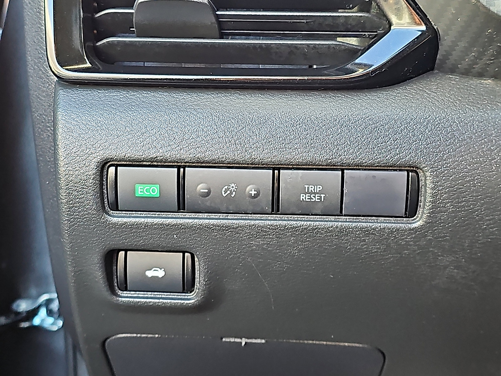 Certified 2024 Nissan Sentra SV image 24