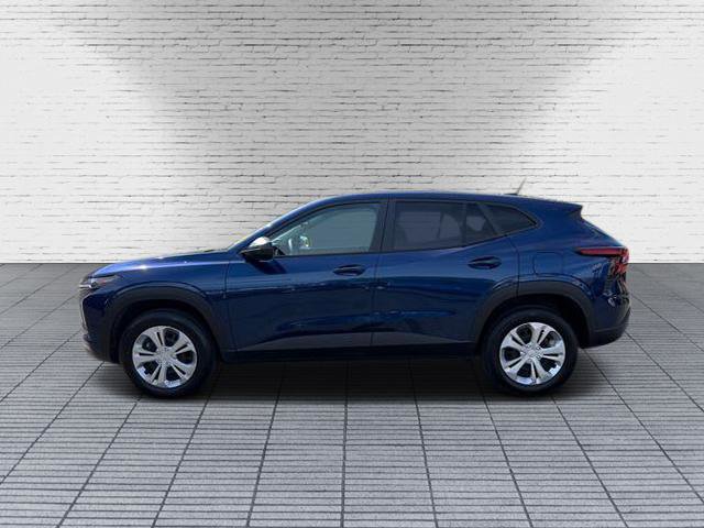 Used 2024 Chevrolet Trax LS w/ Driver Confidence Package image 2