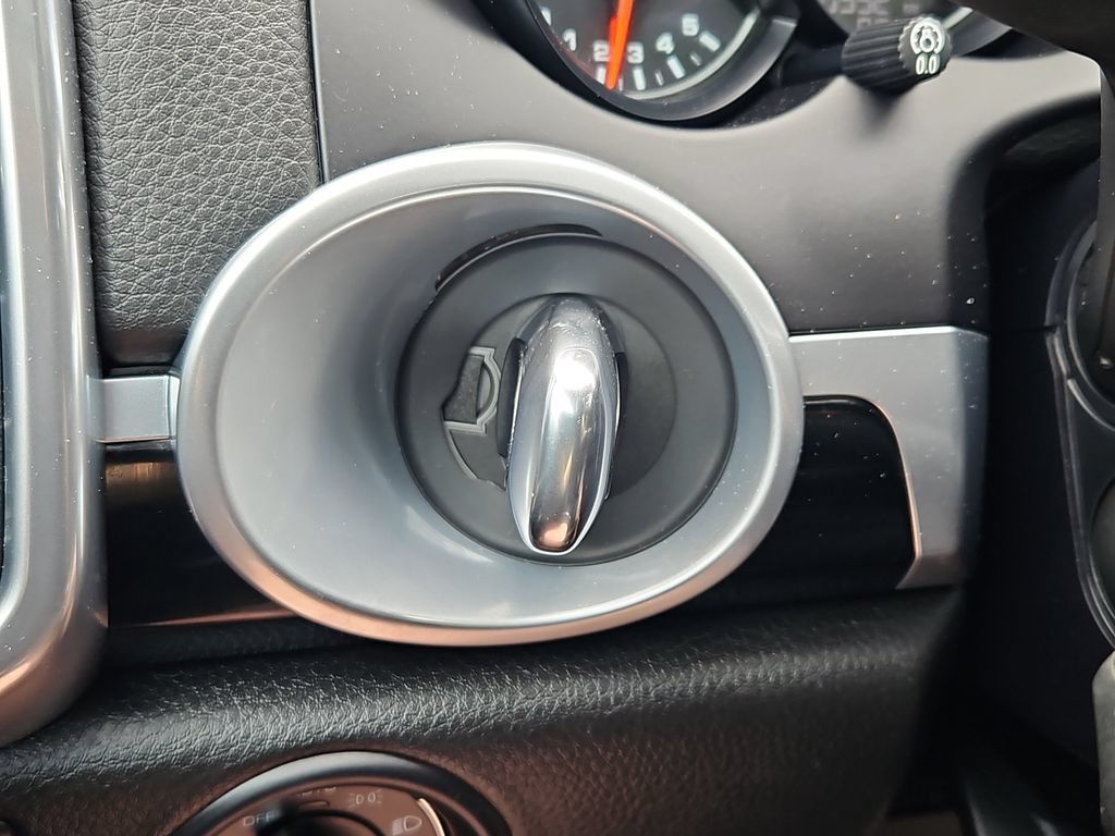 Used 2018 Porsche Cayenne AWD/4WD image 24