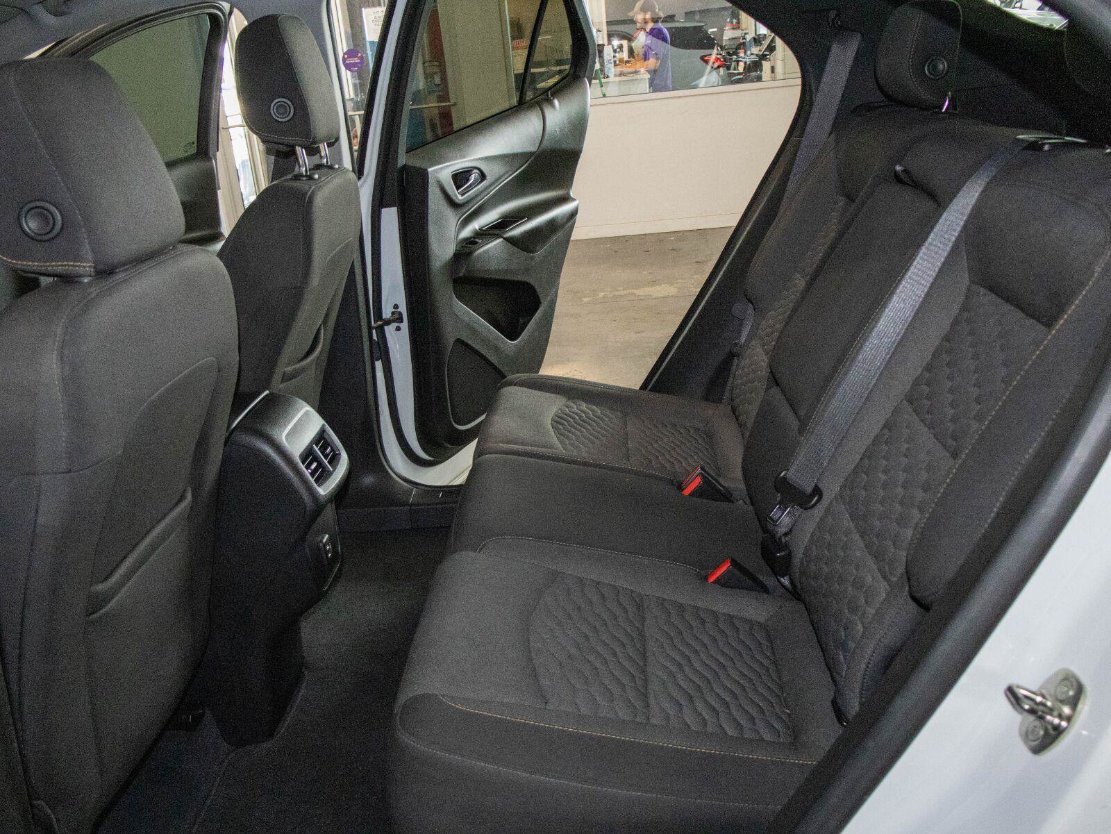 Used 2020 Chevrolet Equinox LT FWD image 14