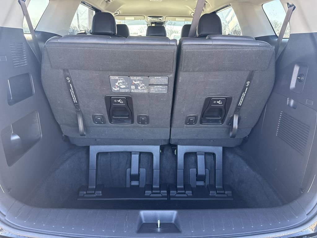 Used 2024 Kia Carnival LX image 20