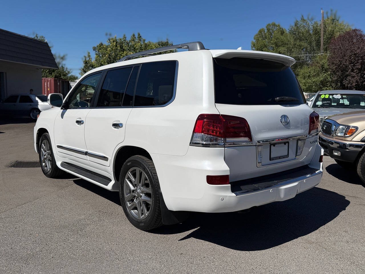 Used 2013 Lexus LX 570 4WD w/ Luxury Pkg image 7