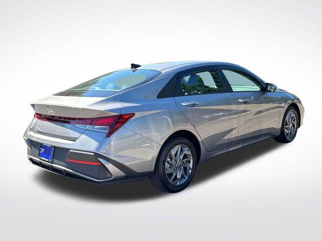 Used 2024 Hyundai Elantra SEL FWD image 6