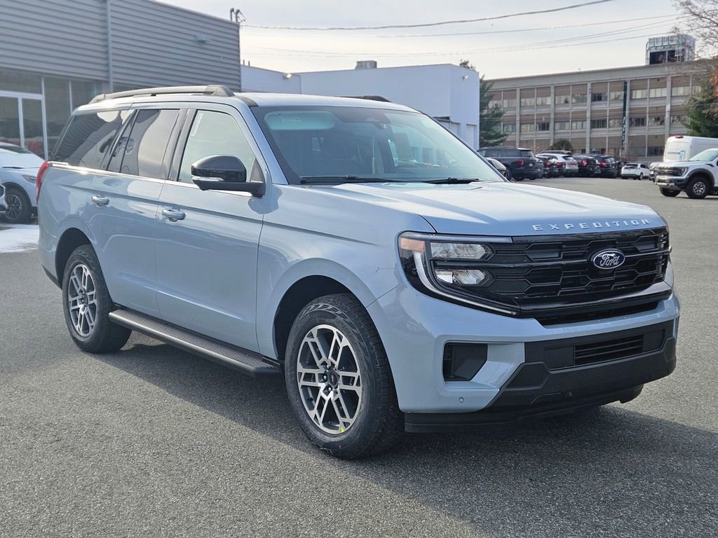 New 2026 Ford Expedition Active image 6