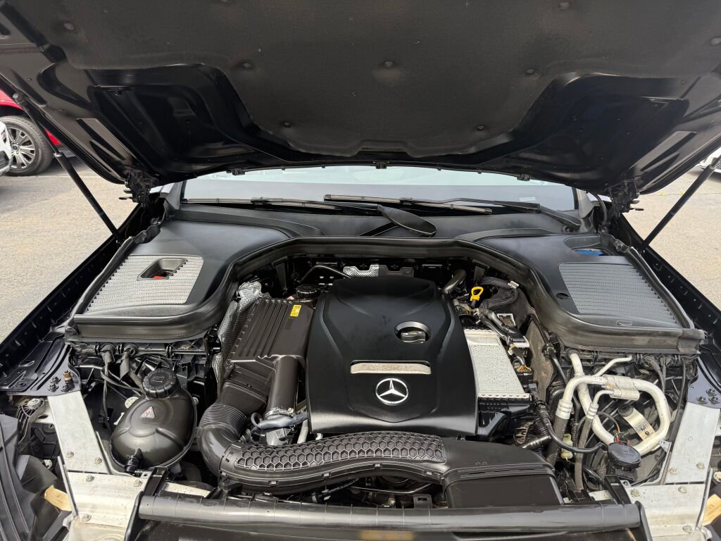 Used 2017 Mercedes-Benz GLC 300 4MATIC image 35