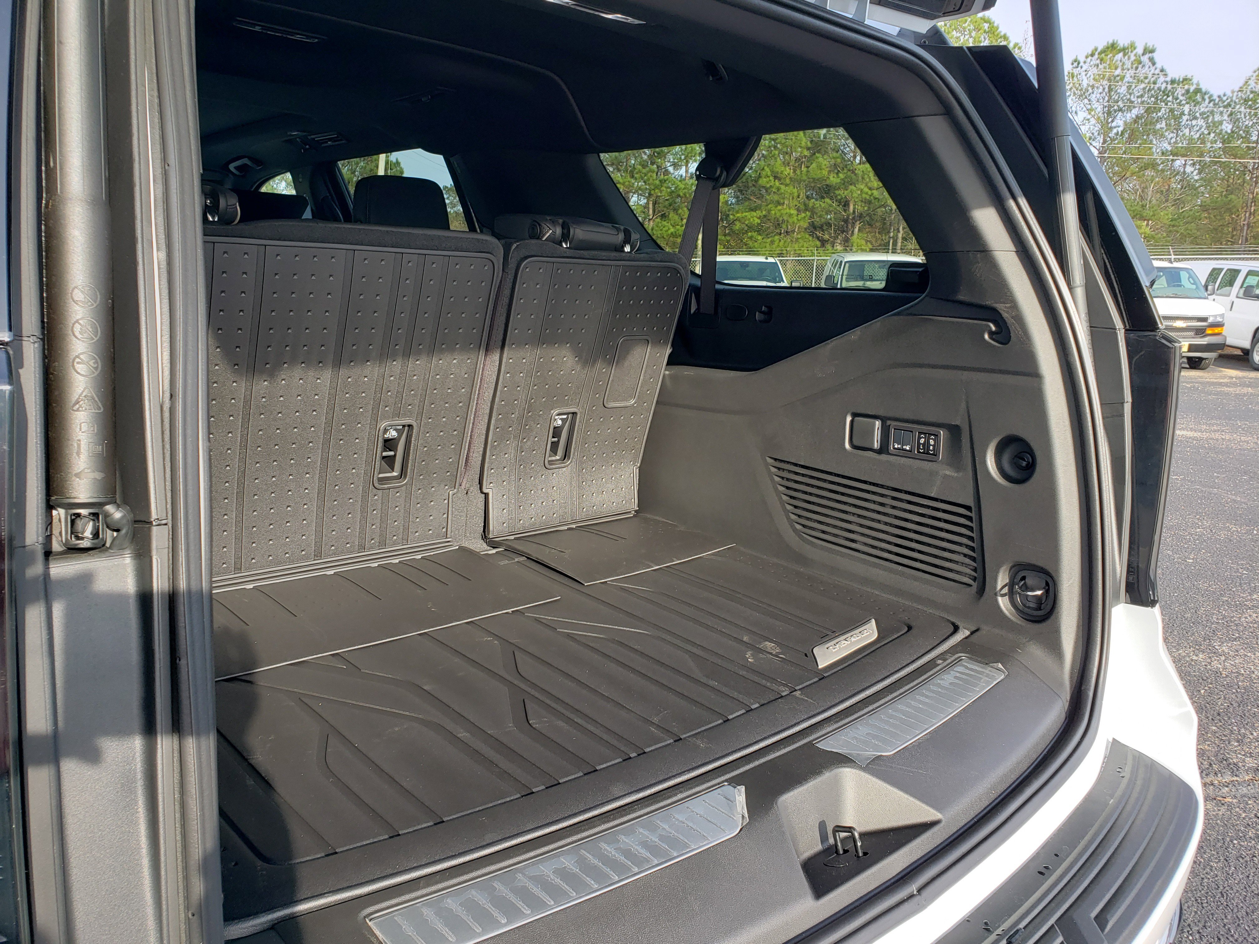 New 2026 Chevrolet Suburban Premier image 10