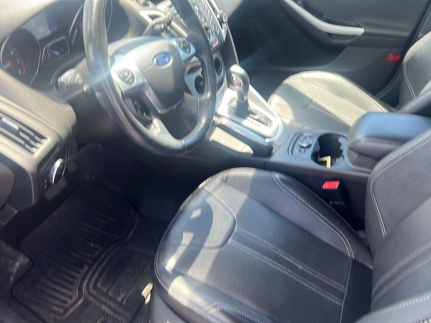 Used 2014 Ford Focus SE w/ Equipment Group 201A FWD image 15
