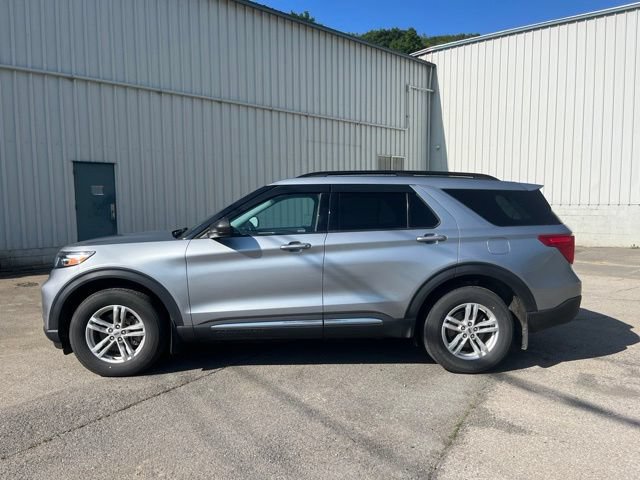 Used 2022 Ford Explorer XLT w/ Class IV Trailer Tow Package AWD/4WD image 9