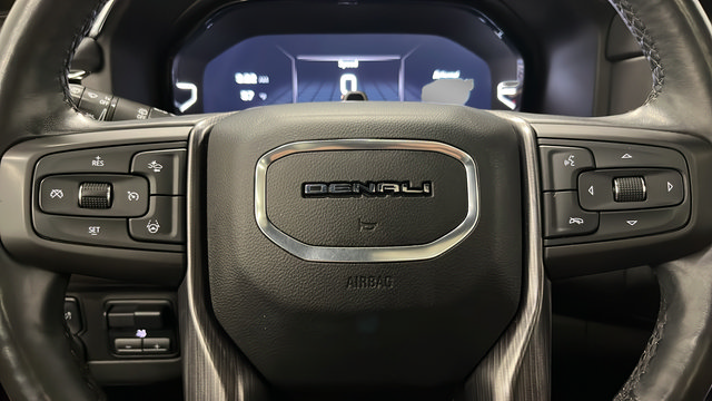 Used 2023 GMC Yukon XL Denali Ultimate AWD/4WD image 16