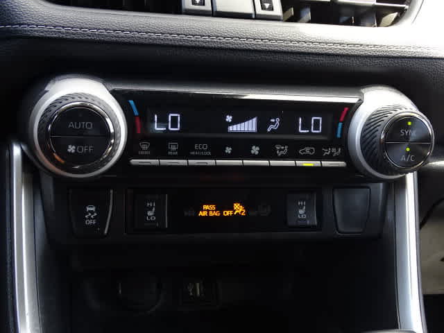 Certified 2023 Toyota RAV4 XLE Premium AWD/4WD image 31