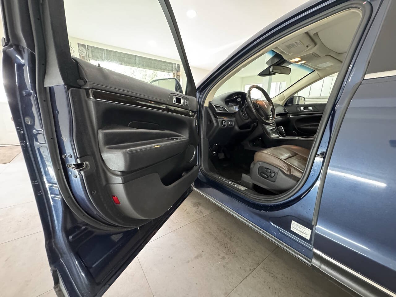 Used 2017 Lincoln MKT FWD image 15