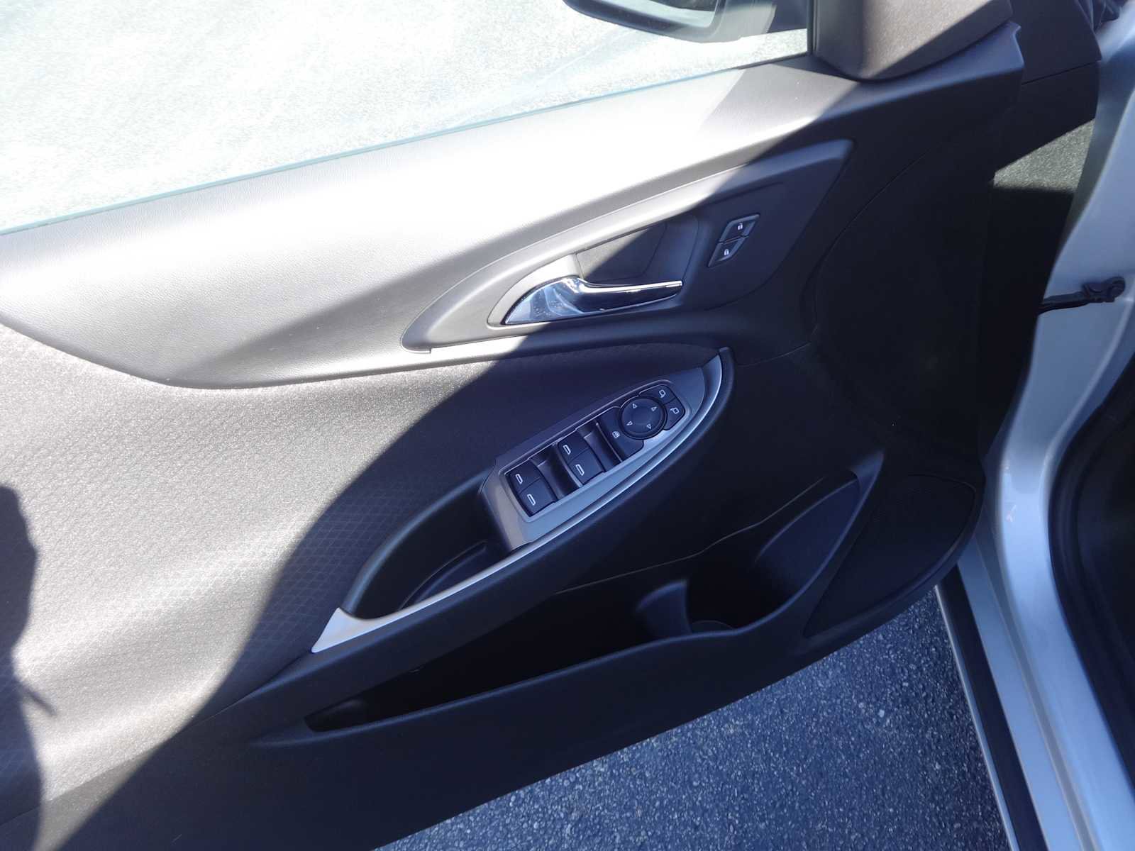 Used 2021 Chevrolet Malibu LS image 10