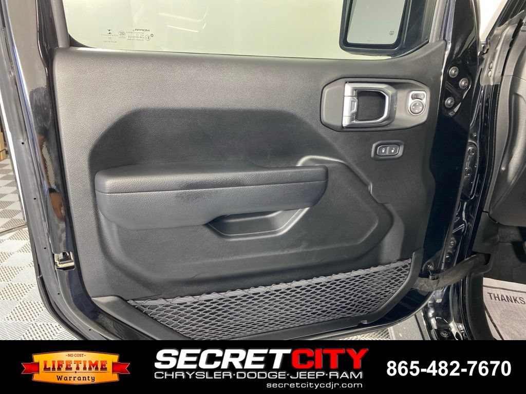 Used 2023 Jeep Wrangler Unlimited w/ Sun & Screen Package AWD/4WD image 12