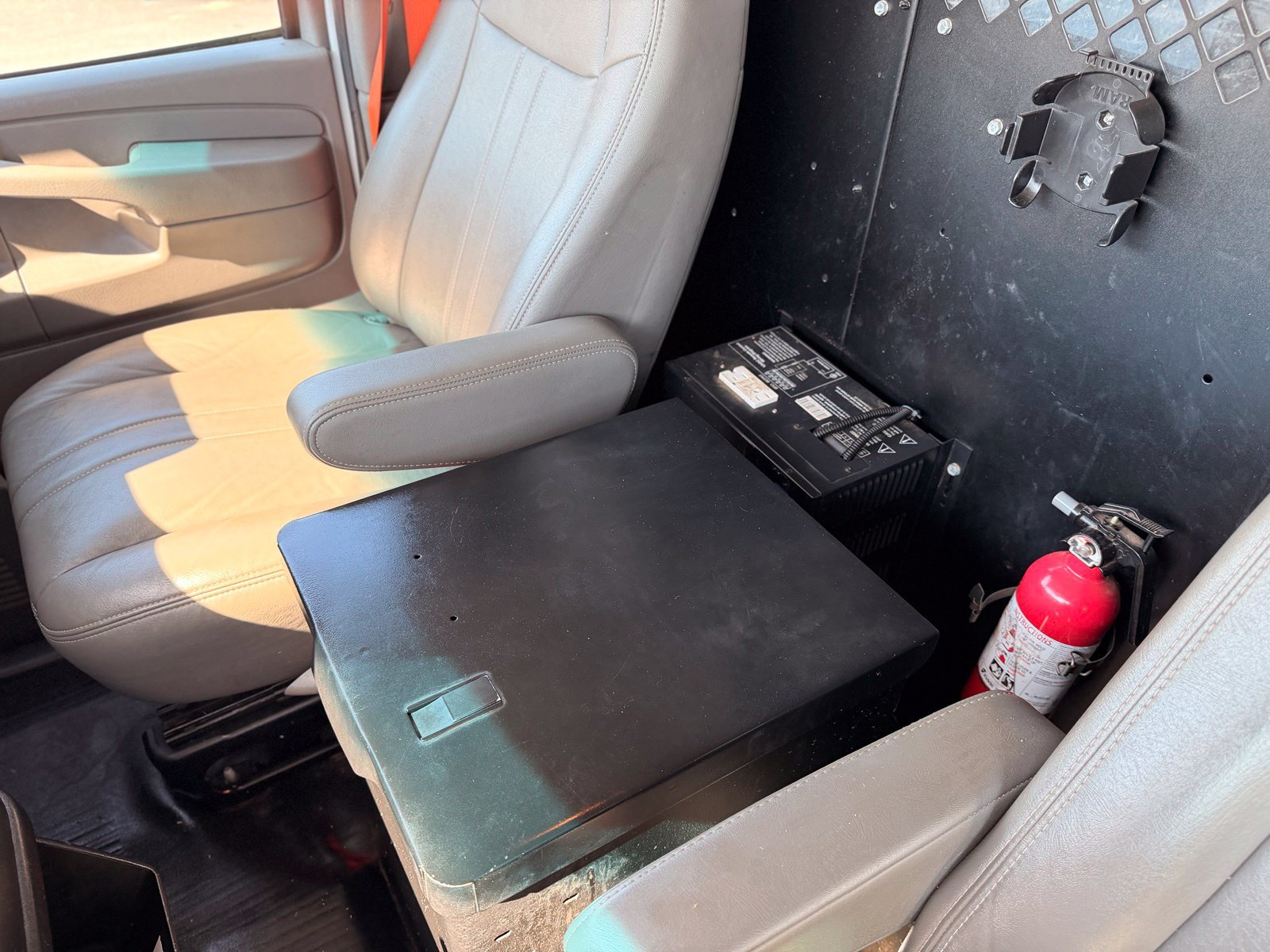Used 2014 Chevrolet Express 2500 RWD image 32
