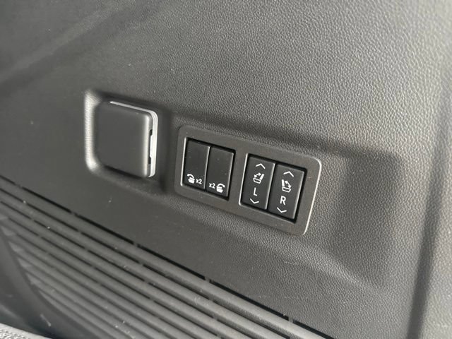 Used 2023 GMC Yukon Denali AWD/4WD image 29