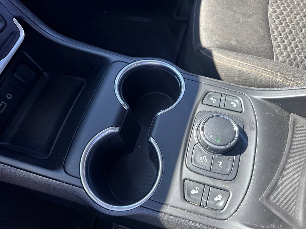 Used 2020 GMC Terrain SLE w/ Driver Convenience Package FWD image 19