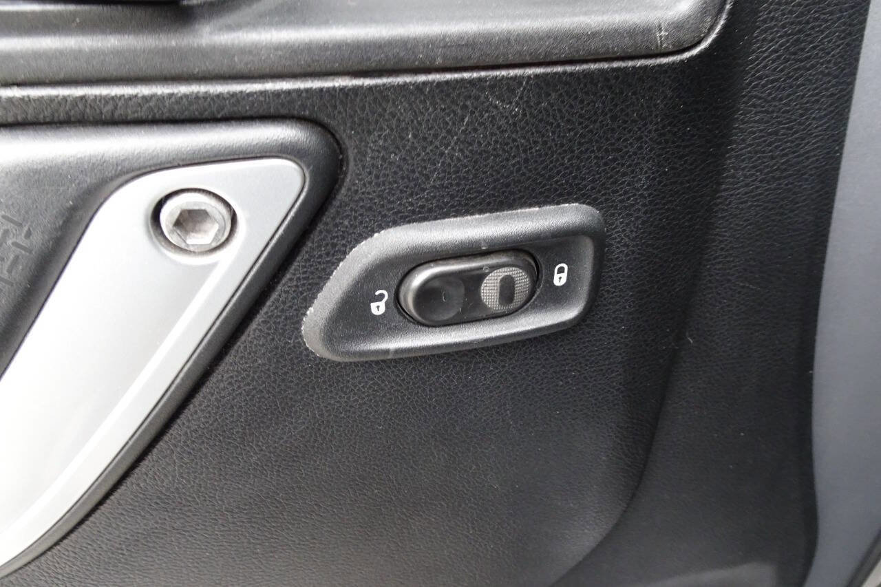 Used 2013 Jeep Wrangler Sahara AWD/4WD image 12