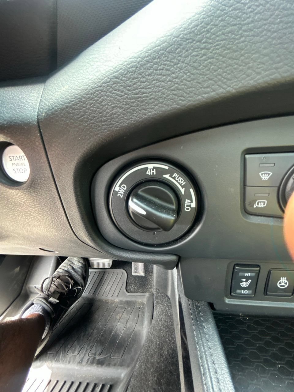 Used 2022 Nissan Frontier PRO-4X w/ Pro-4X Premium Package AWD/4WD image 24