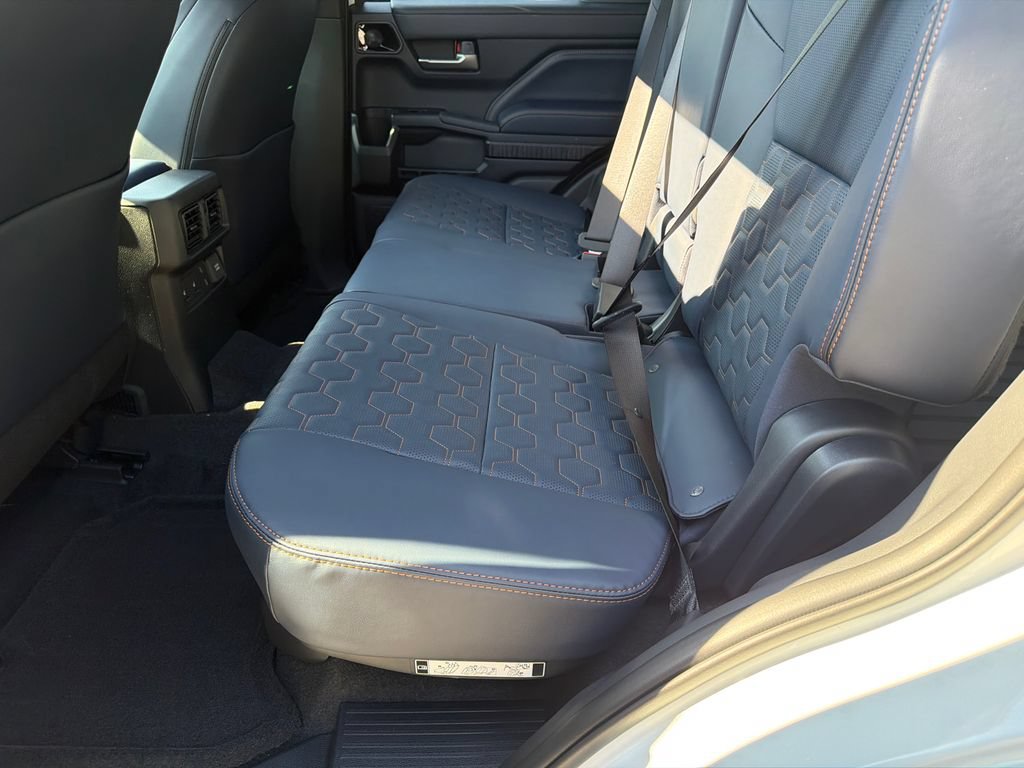 New 2026 Toyota 4Runner Limited AWD/4WD image 18