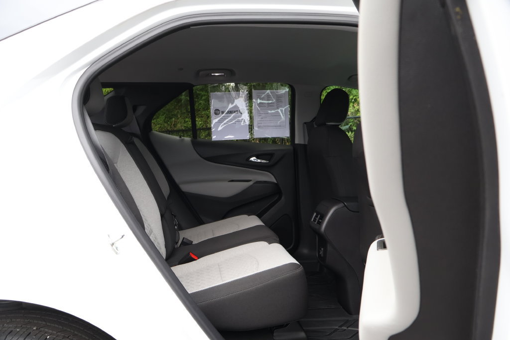 Certified 2024 Chevrolet Equinox LS w/ LS Convenience Package FWD image 45