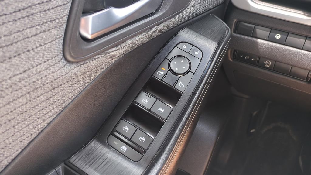 Used 2023 Nissan Rogue SV image 21