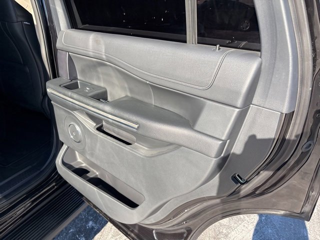Used 2024 Ford Expedition XLT image 11