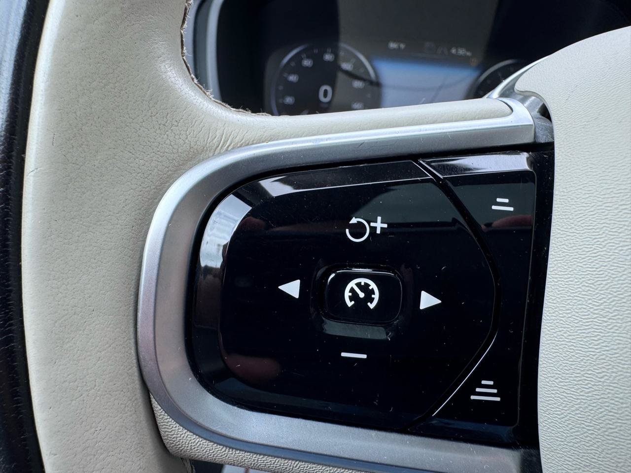 Used 2019 Volvo XC90 T6 Inscription w/ Protection Package Premier AWD/4WD image 31