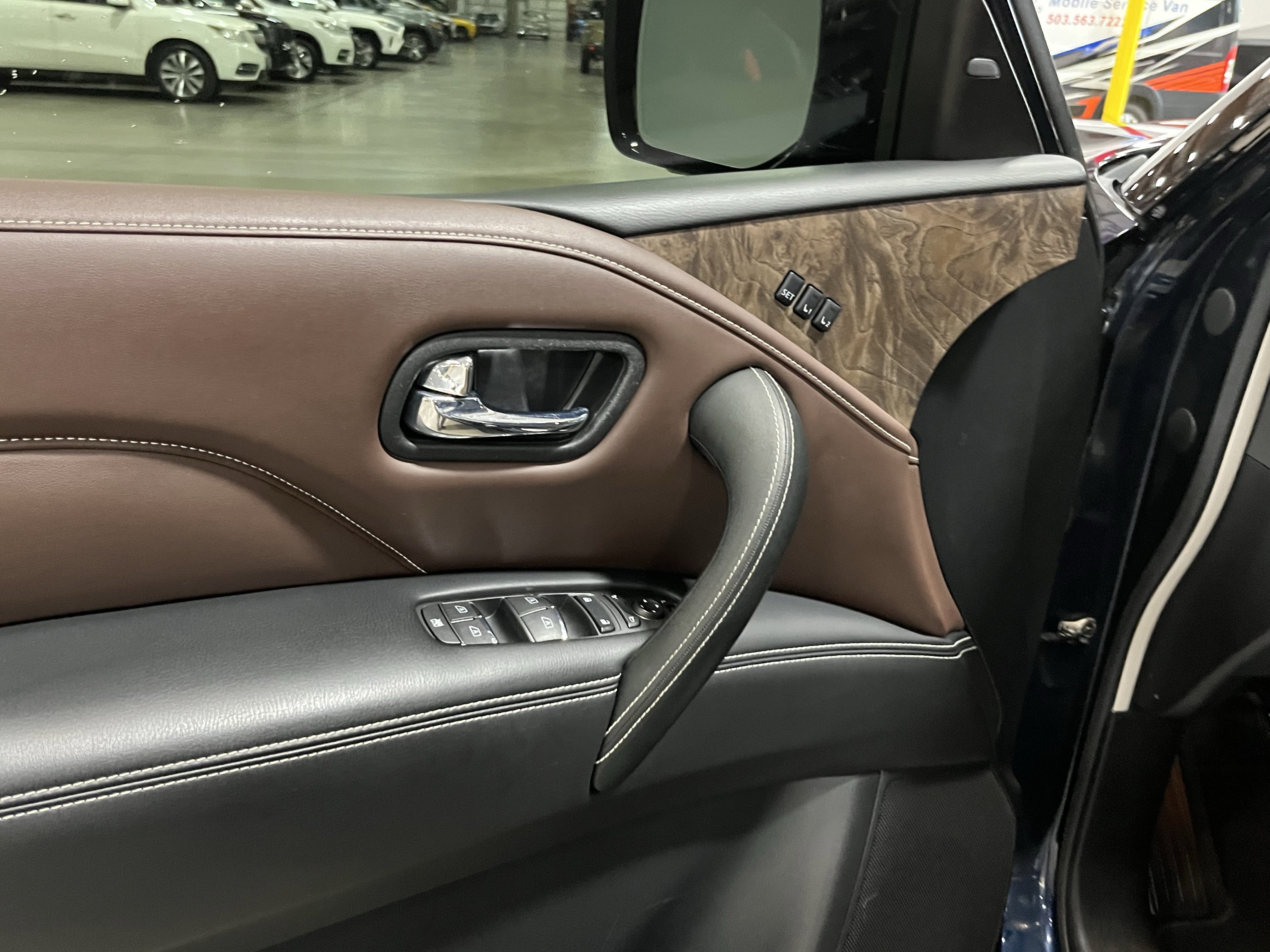 Used 2022 INFINITI QX80 Premium Select w/ Cargo Package AWD/4WD image 17
