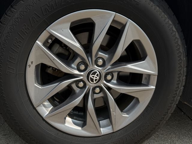 Certified 2023 Toyota Sienna LE FWD image 10