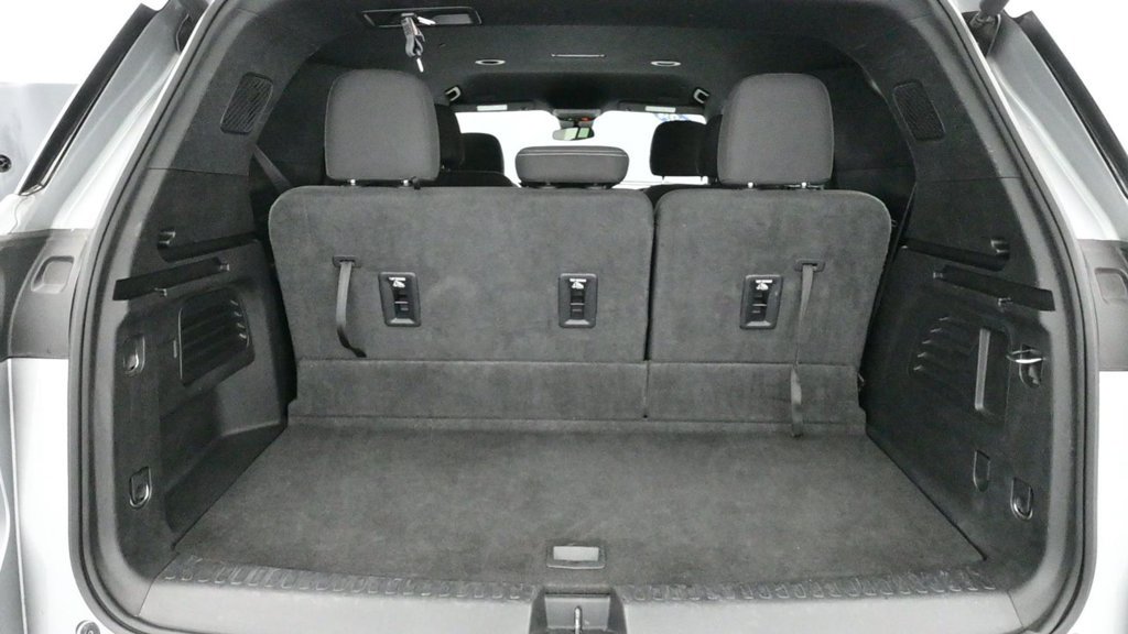 Used 2024 Chevrolet Traverse LT FWD image 15