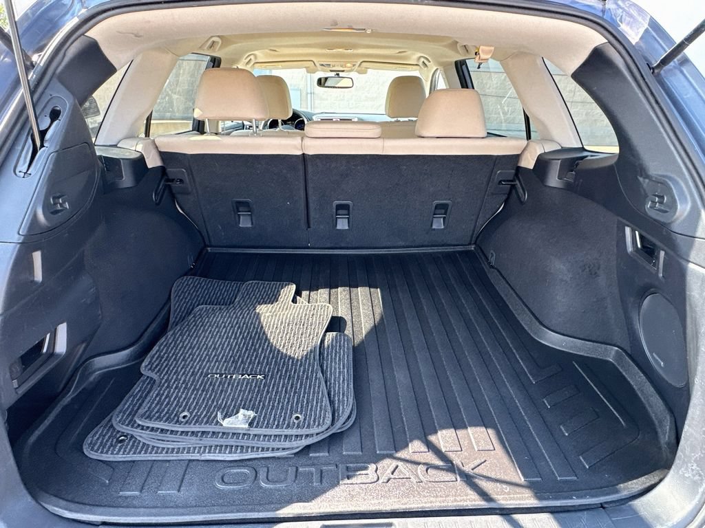 Used 2016 Subaru Outback 3.6R Limited AWD/4WD image 32