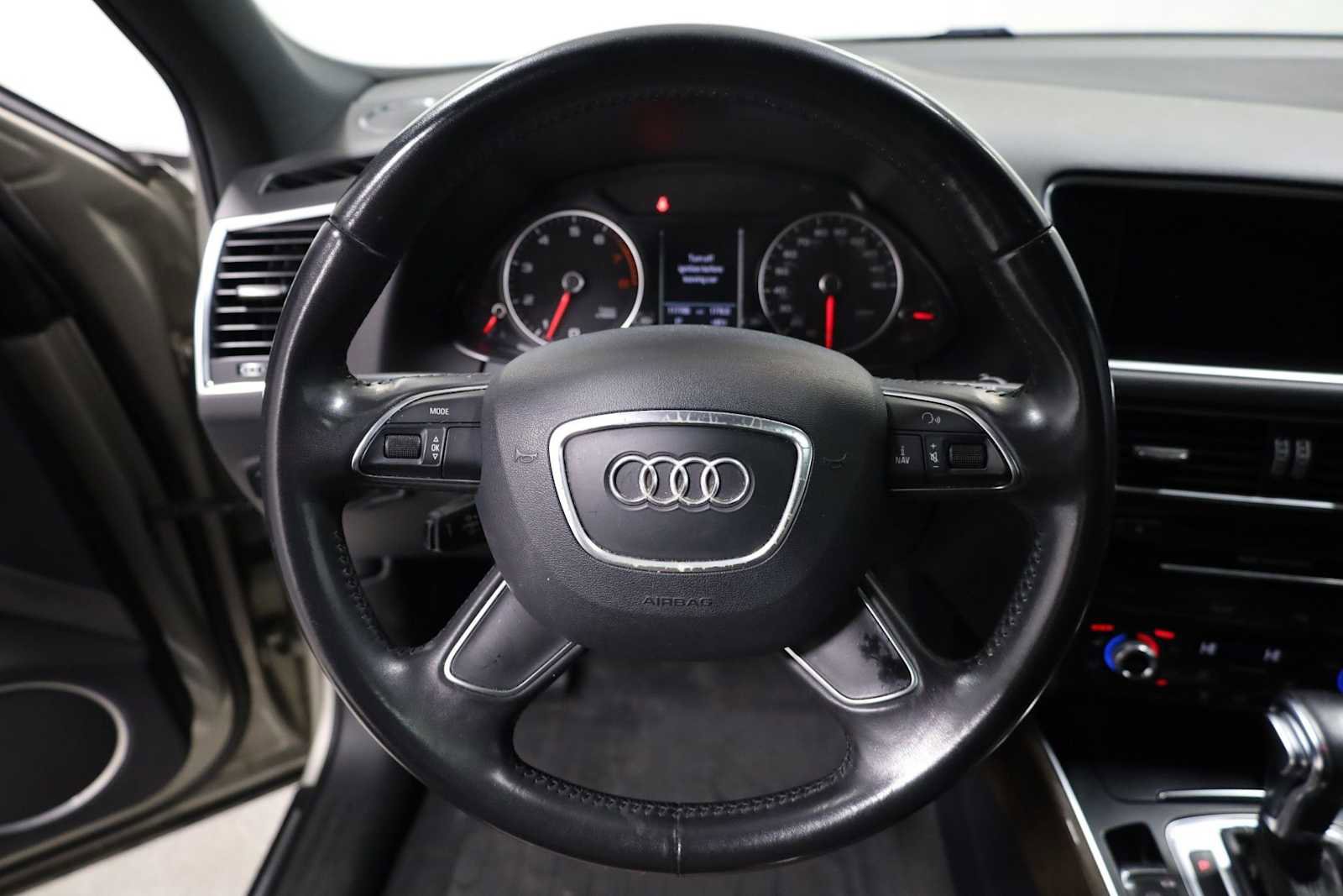 Used 2014 Audi Q5 3.0T Prestige image 23