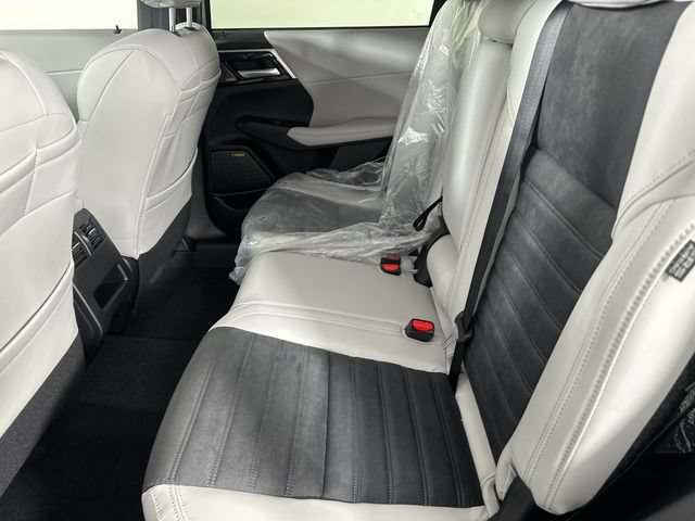 New 2026 Mitsubishi Outlander SE AWD/4WD image 17