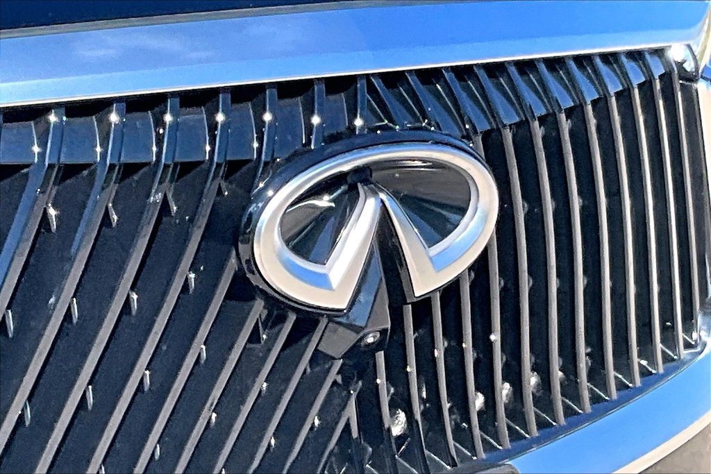 Certified 2027 INFINITI QX60 Luxe w/ Cargo Package AWD/4WD image 11