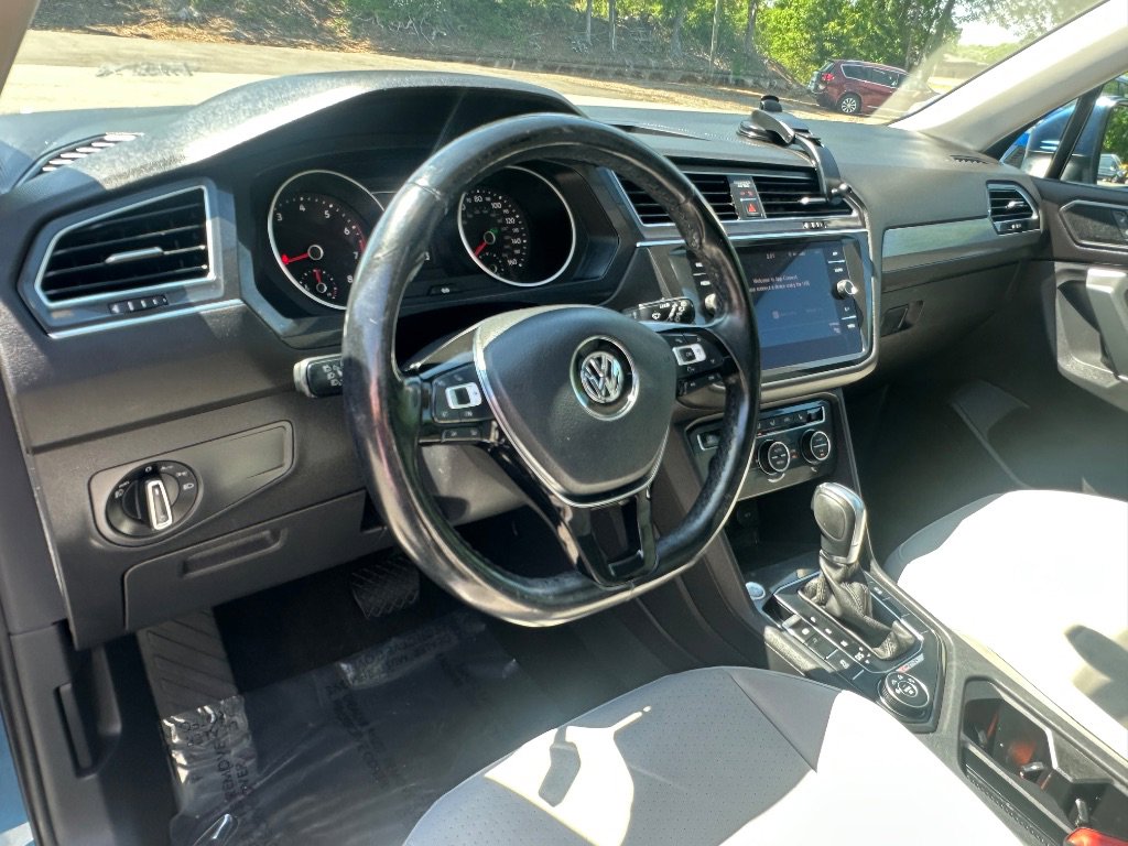 Used 2018 Volkswagen Tiguan SE w/ Panoramic Sunroof Package AWD/4WD image 12
