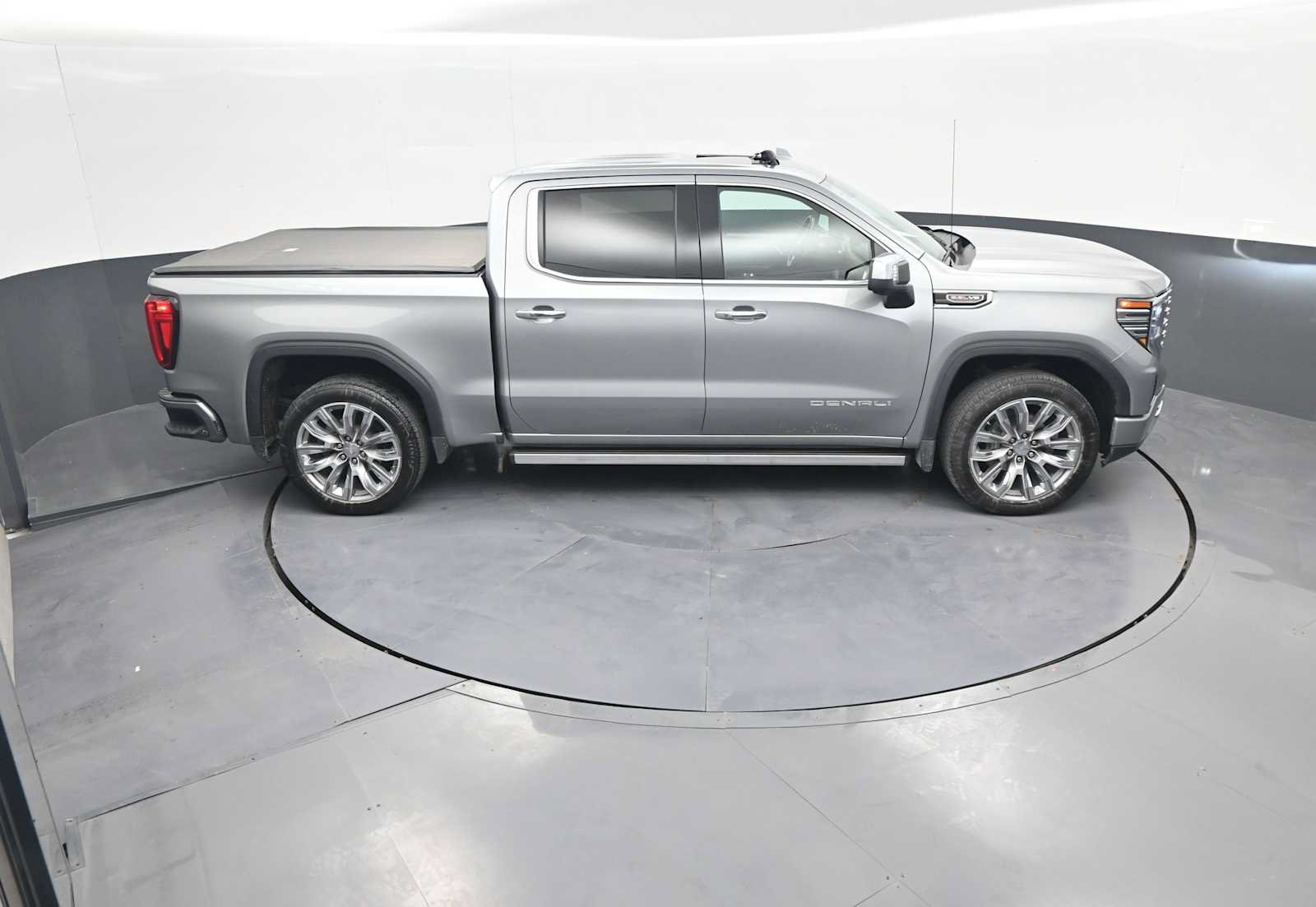 Used 2024 GMC Sierra 1500 Denali w/ Denali Reserve Package AWD/4WD image 35