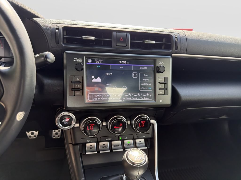 Used 2025 Toyota GR86 Premium w/ ALL Weather Mat Package (TMS) RWD image 9