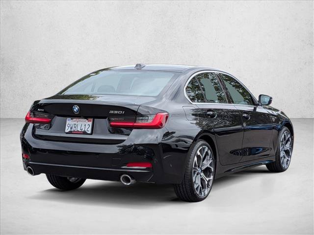 Used 2026 BMW 330i xDrive Sedan w/ Premium Package AWD/4WD image 5