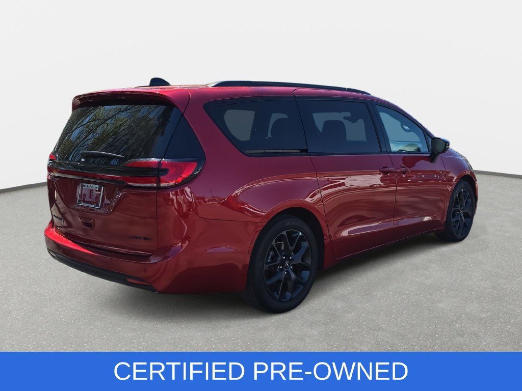 Used 2025 Chrysler Pacifica Limited FWD image 5